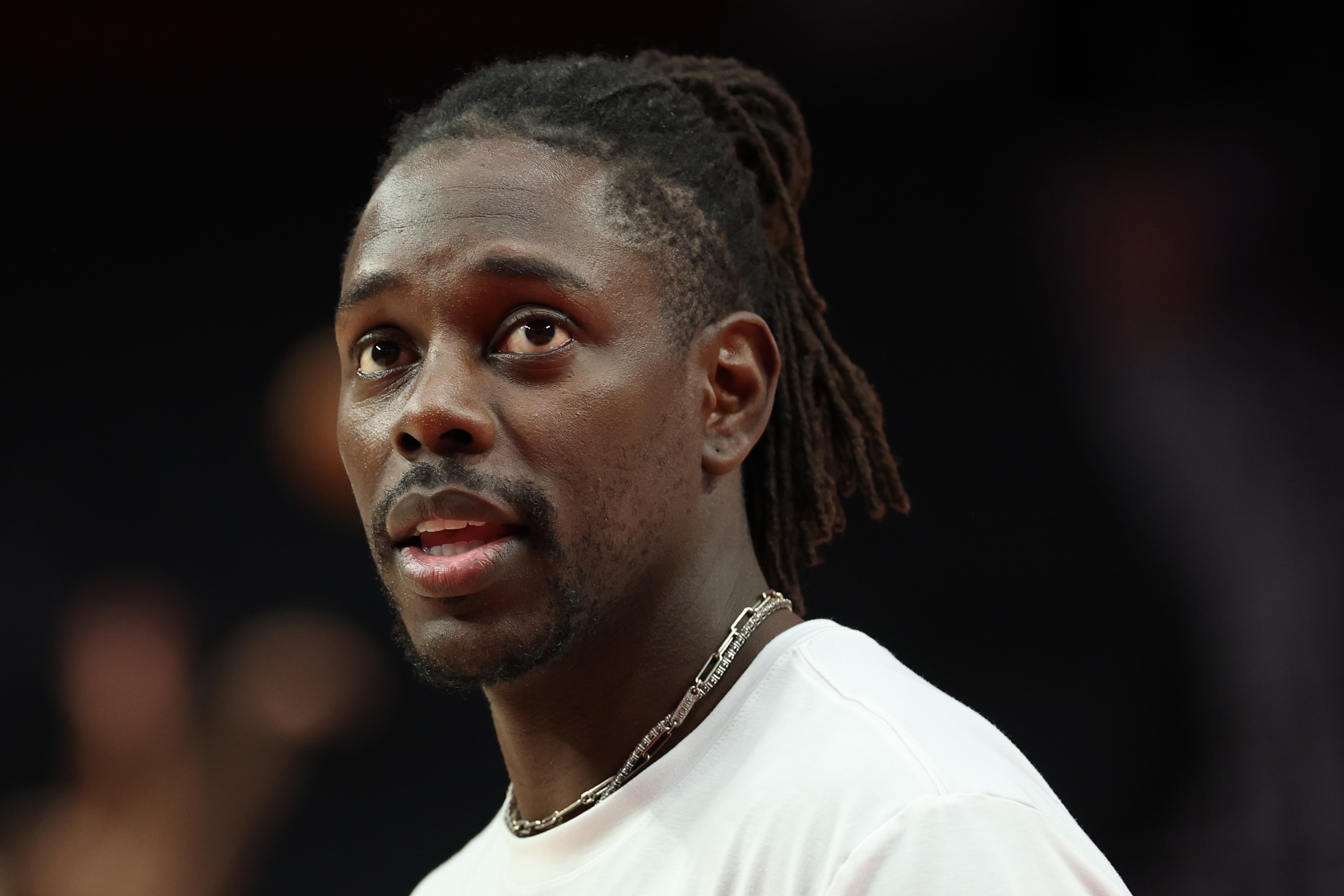 世界杯官方认证-霍勒迪8记三分平个人生涯纪录 曾在23年三分12中8助雄鹿力擒绿军