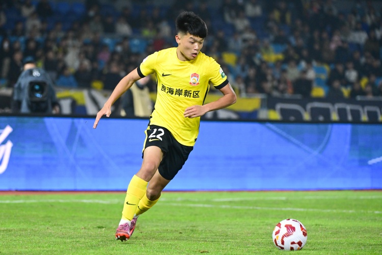 世界杯注册账号-静待官宣！德转显示杨希从青岛西海岸转会至上海海港