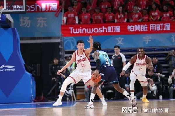 世界杯注册-太离谱了！2米22中锋0分0助，仅抢了1个篮板，在场上竟然防自己人