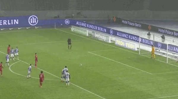 World Cup registration-【德甲】莱万失点科芒幸运球破门 拜仁雪战1比0赫塔